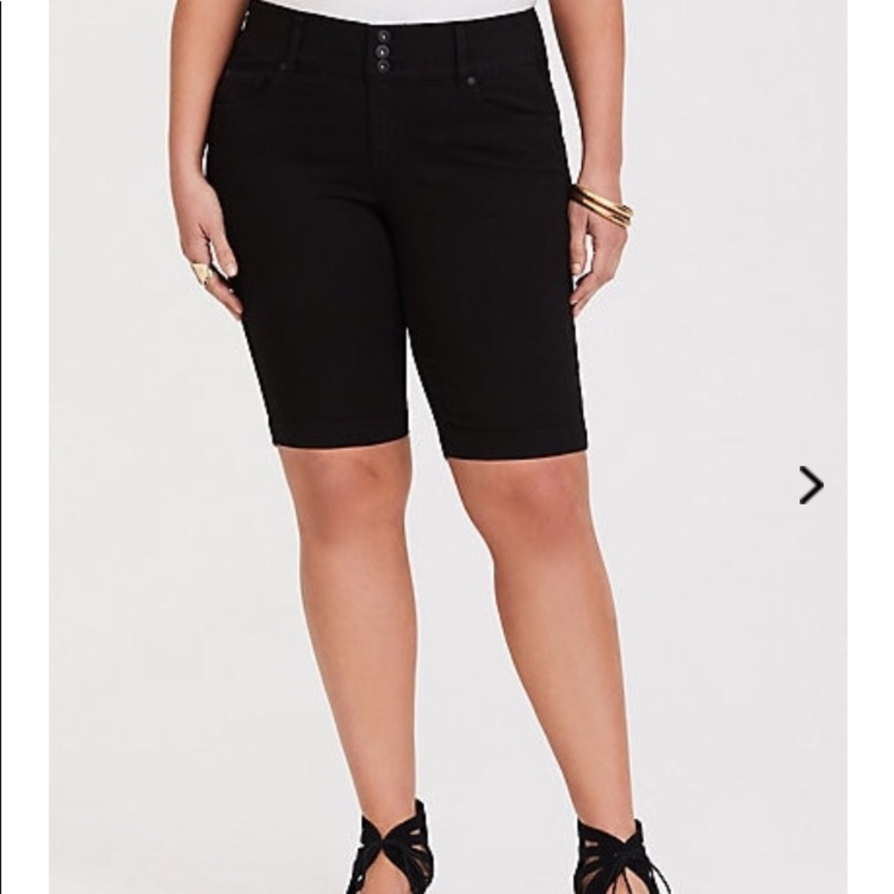 EUC Torrid Black Denim Shorts